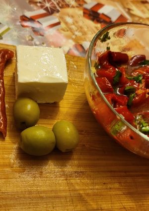 O poză a rețetei Salată de ardei copți cu usturoi și pătrunjel.