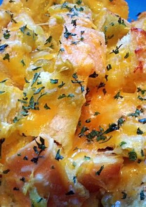 A picture of Ray's Pull Apart Spicy Cheesy Bread.