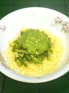 Una foto de Ensalada con cous cous, ejotes y calabacitas