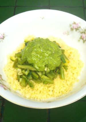 Una foto de Ensalada con cous cous, ejotes y calabacitas