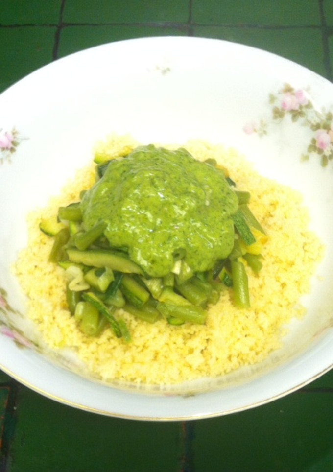 Una foto de Ensalada con cous cous, ejotes y calabacitas