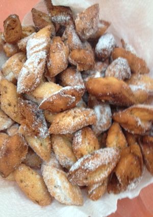 Una foto de Castañas de anís para Carnaval con Thermomix