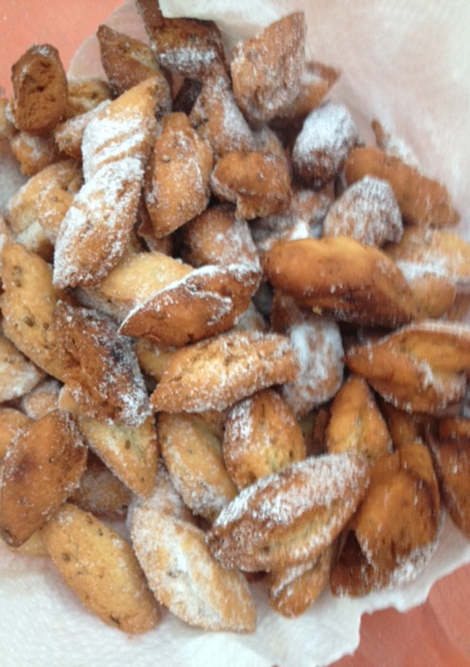 Una foto de Castañas de anís para Carnaval con Thermomix