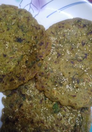 બાજરી ના ચમચમિયા (Bajri Chamchamiya Recipe In Gujarati) રેસીપી મુખ્ય ફોટો