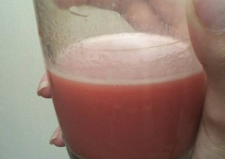 Simple Way to Make Super Quick Homemade Strawberry Juice