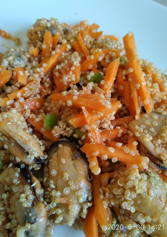 Una foto de Ensalada de quinoa y mejillones