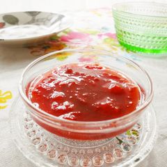 A picture of Easy Microwaved Strawberry Sauce.