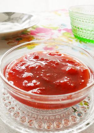 A picture of Easy Microwaved Strawberry Sauce.