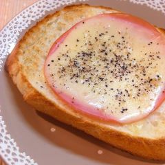 A picture of ✿Spicy ☆ Ham and Cheese Toast✿.