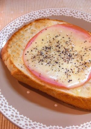 A picture of ✿Spicy ☆ Ham and Cheese Toast✿.