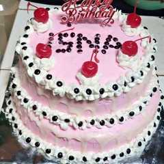 รูปของ Kue Ulang Tahun 2 tingkat Sederhana