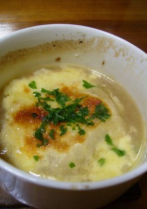A picture of Gratinéed Onion Soup Made with Fu Dried Wheat Gluten.