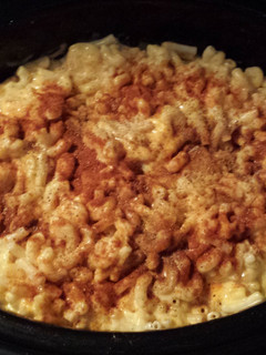 A picture of The best crockpot mac&cheese.