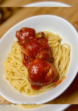 Une photo de Boulettes aux olives et à la sauce tomate