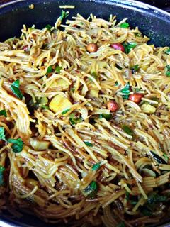 सेवई उपमा (Vermicelli upma Recipe in Hindi) रेसिपी मुख्य फोटो