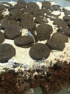 A picture of Oreo Cream Chocolate Fudge Cake.