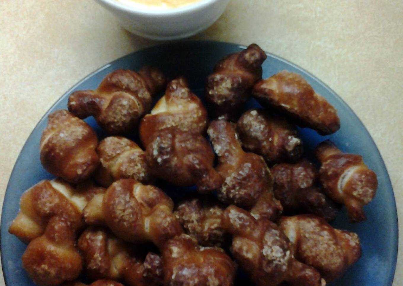 Easy Pretzel Knot Bites