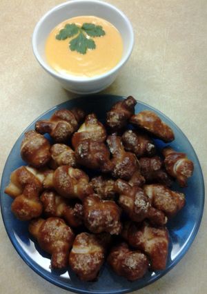 A picture of Easy Pretzel Knot Bites.