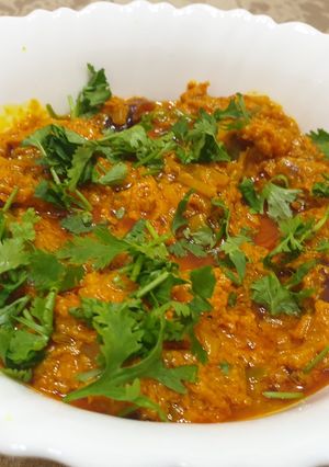 લીલી હળદરનું શાક (Raw Turmeric Shak Recipe in Gujarati) રેસીપી મુખ્ય ફોટો