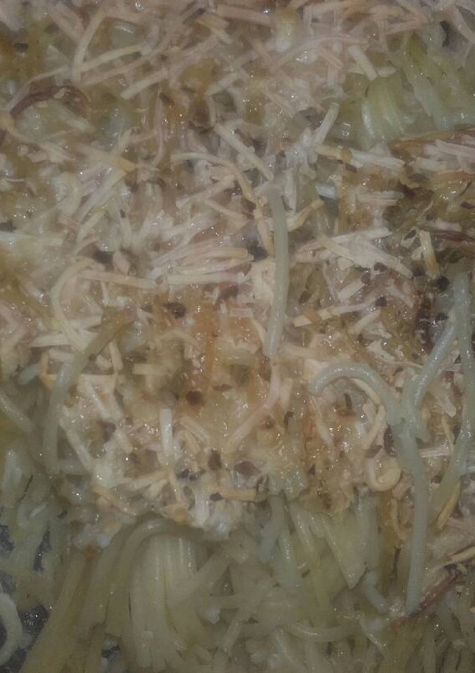 Una foto de Spaguettis al queso con jamón york