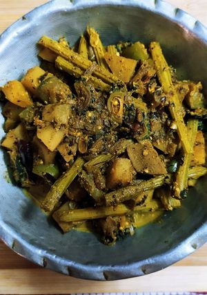 কসুরি উচ্ছে (kasuri uchee recipe in bengali) রেসিপির প্রধান ছবি