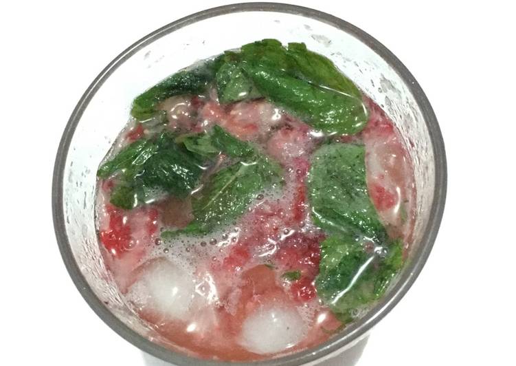 Virgin Strawberry Mojito