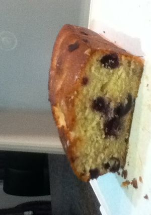 A picture of blueberry and lemon loaf.
