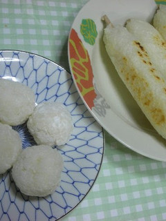 A picture of Handmade Kiritanpo and Damako Traditional Rice Dumplings from Akita Prefecture.