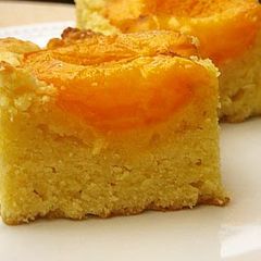 A picture of Apricot Almond Cake.