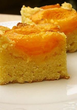 A picture of Apricot Almond Cake.