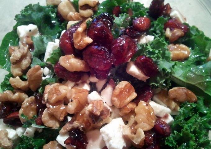 Kale salad with the fixings