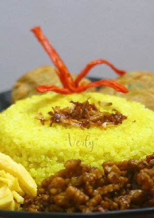 Foto resep Nasi kuning simple (rice cooker)