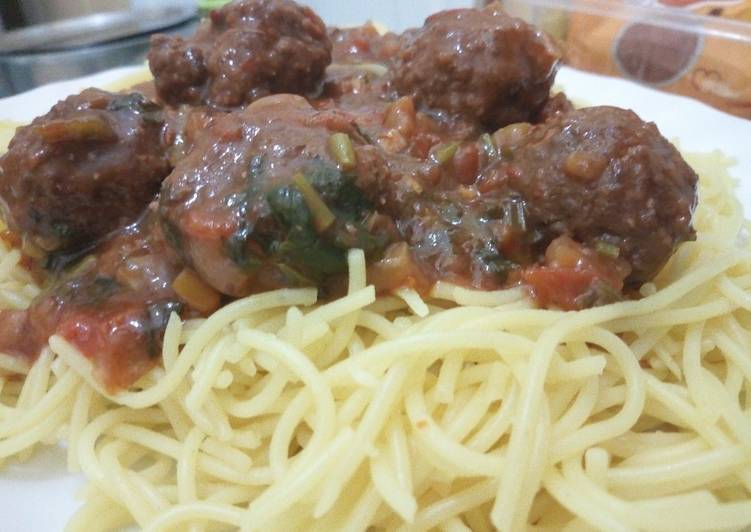 Recipe of Homemade Spaghetti And Meat Balls