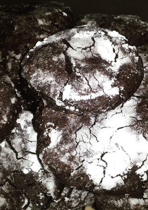 A picture of Homemade crinkles.