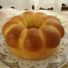 A picture of Crown Shaped Brioche.