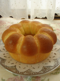 A picture of Crown Shaped Brioche.