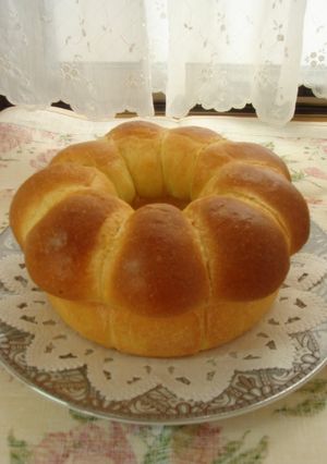 A picture of Crown Shaped Brioche.