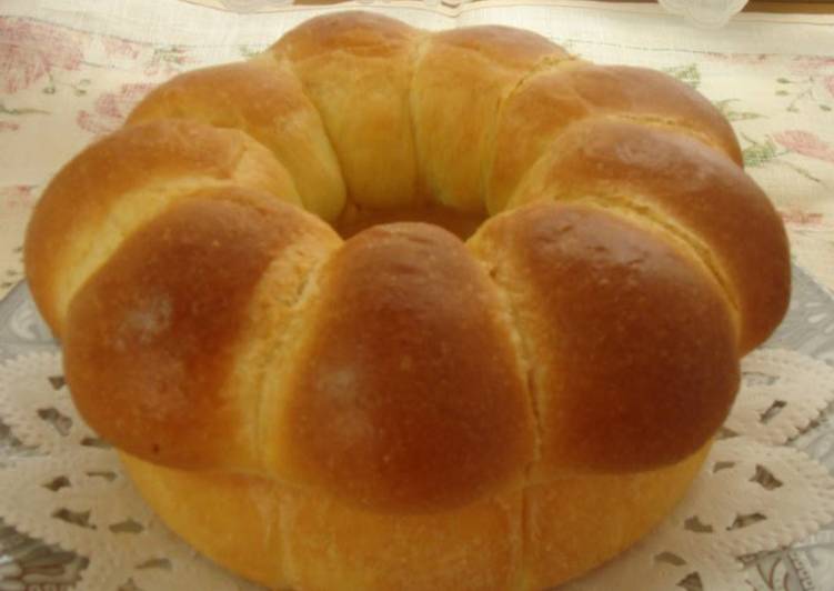 Step-by-Step Guide to Make Quick Crown Shaped Brioche