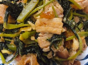 Hình của món Cải rổ kho heo quay.