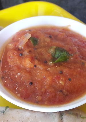 A picture of Spicy onion tomato chutney.