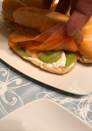 Una foto de Panecillos con salmón