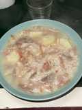 Puchero hecho en la olla exprés