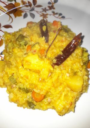 बंगाली खिचड़ी (bangali khichadi recipe in hindi) रेसिपी मुख्य फोटो