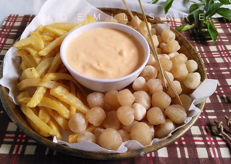 Cimol dan Kentang Goreng Kekinian dengan Saus Spicy Bechamel Mayo