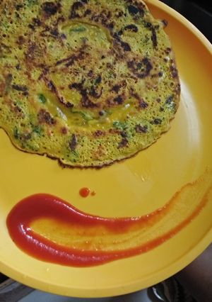 A picture of Besan lauki chila.