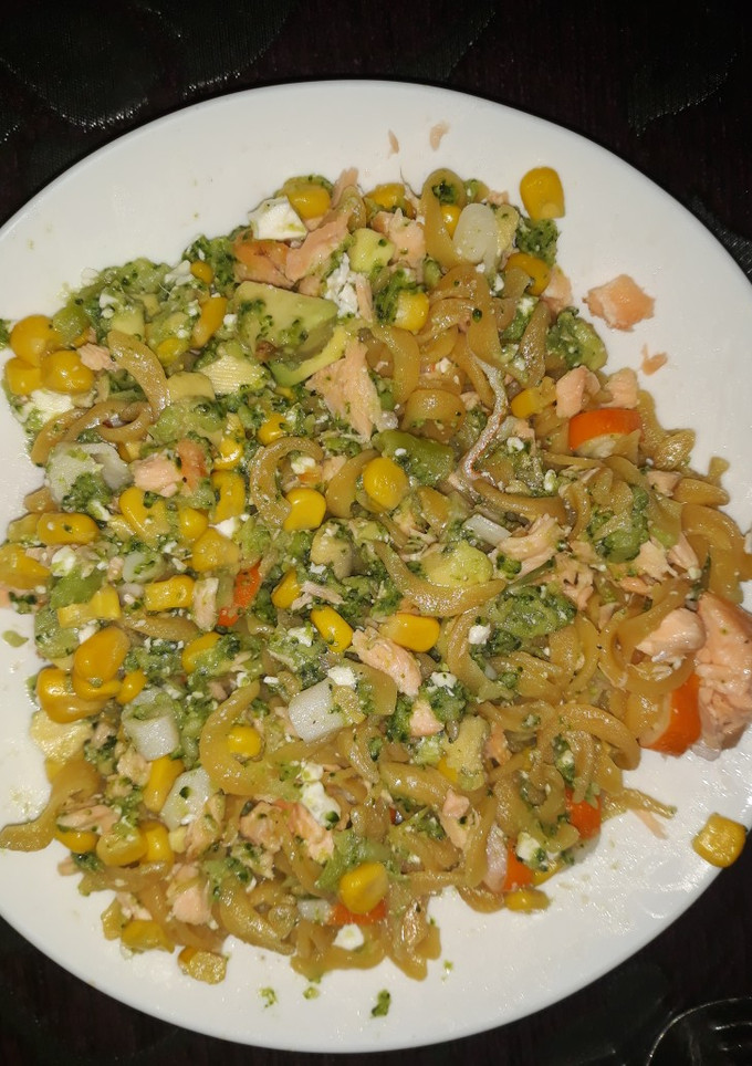 Una foto de Ensalada de pasta de lentejas rojas