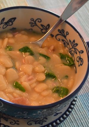 A picture of Baby Lima Beans with Ham and Greens.