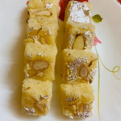 A picture of Coconut burfi.