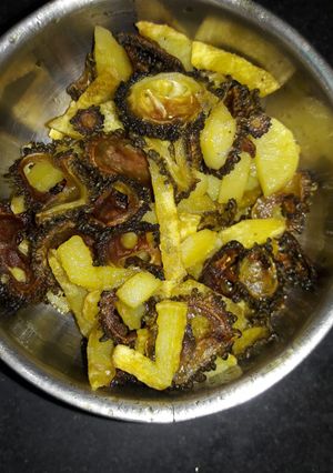 উচ্ছে আলু ভাজা(dcche aloo bhaaja recipe in Bengali) রেসিপির প্রধান ছবি