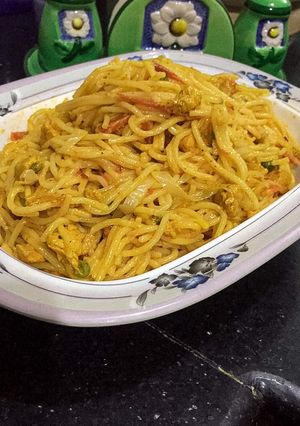 A picture of Chicken Chow Mein Restaurant style.